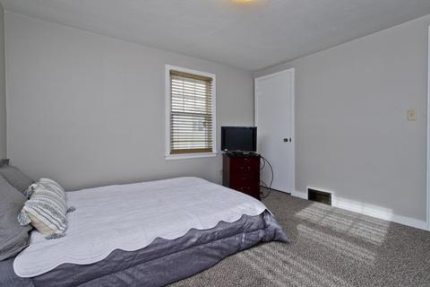 211 Nottingham St, Springfield, MA 01104 photo 12