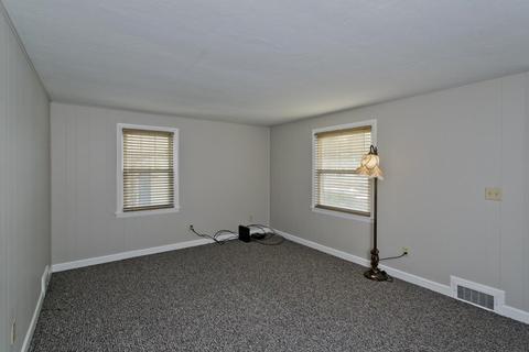211 Nottingham St, Springfield, MA 01104 photo 9