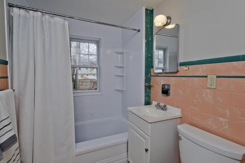 211 Nottingham St, Springfield, MA 01104 photo 8