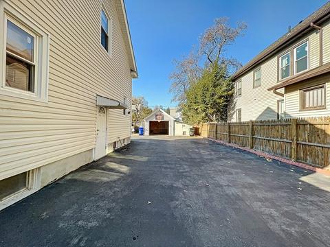 30 Eldridge St, Springfield, MA 01108 photo 3