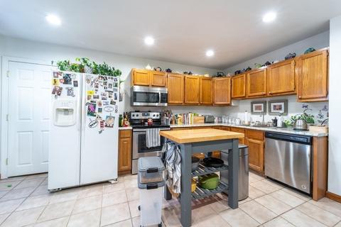 9 Circuit Ave E, Worcester, MA 01603 photo 3