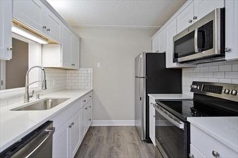 20 Maple Crest Cir #E, Holyoke, MA 01040 photo 13