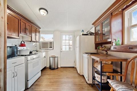 63 Porter St, Springfield, MA 01104 photo 8