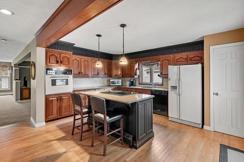 94 Forest St, Worcester, MA 01609 photo 8