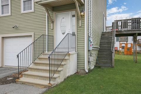 17 Bangor St, Worcester, MA 01604 photo 2