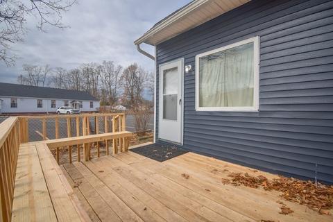 142 Putnam Cir, Springfield, MA 01104 photo 14