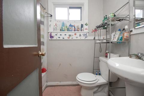 142 Putnam Cir, Springfield, MA 01104 photo 35
