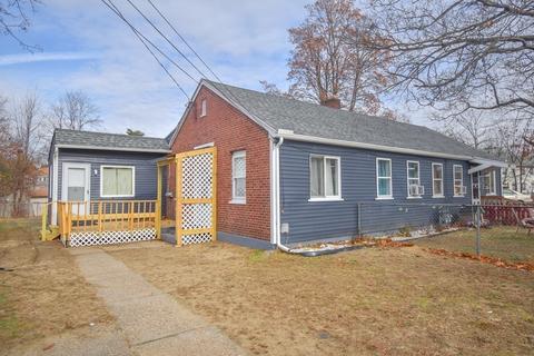 142 Putnam Cir, Springfield, MA 01104 photo 3