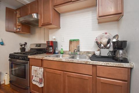 142 Putnam Cir, Springfield, MA 01104 photo 32