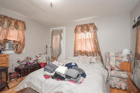 142 Putnam Cir, Springfield, MA 01104 photo 28