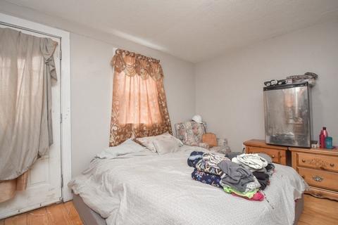 142 Putnam Cir, Springfield, MA 01104 photo 29
