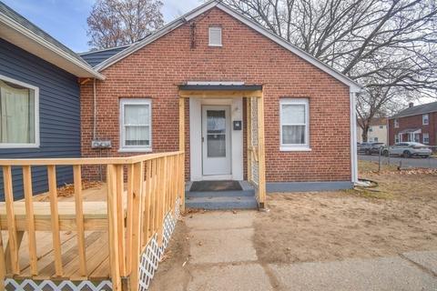 142 Putnam Cir, Springfield, MA 01104 photo 13