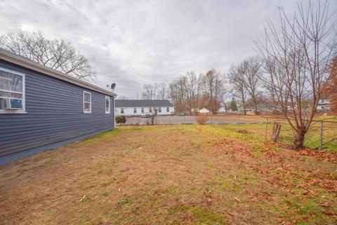142 Putnam Cir, Springfield, MA 01104 photo 8