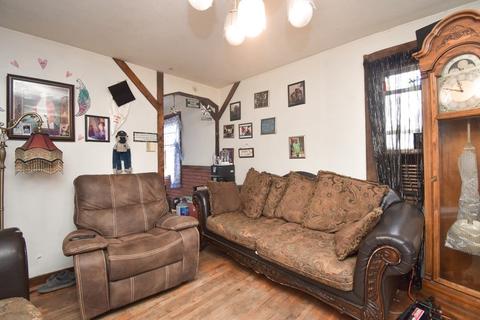 142 Putnam Cir, Springfield, MA 01104 photo 38