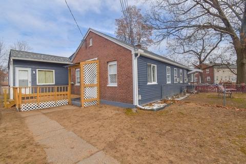 142 Putnam Cir, Springfield, MA 01104 photo 5