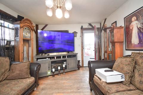 142 Putnam Cir, Springfield, MA 01104 photo 40