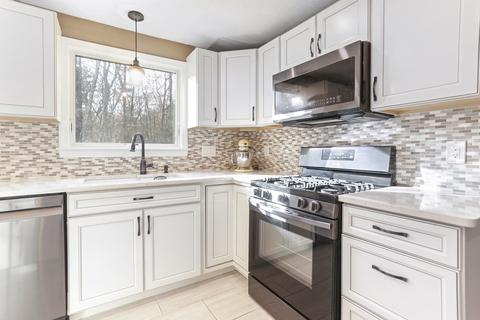 18 Dettling Rd, Maynard, MA 01754 photo 10