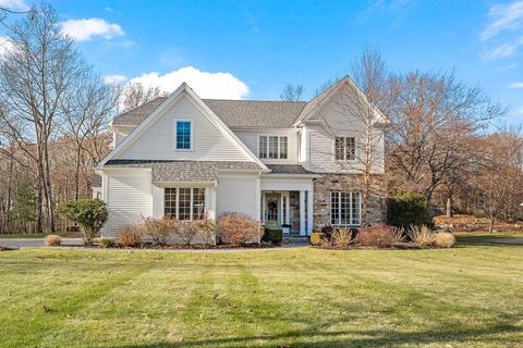 2 Isaac Sprague Dr, Hingham, MA 02043 photo 1