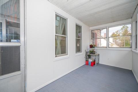 8 Heath St, Worcester, MA 01610 photo 4