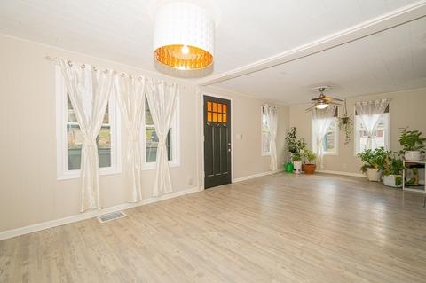 8 Heath St, Worcester, MA 01610 photo 5