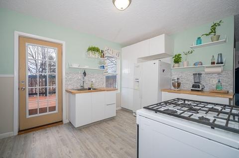 8 Heath St, Worcester, MA 01610 photo 9
