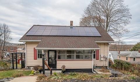 8 Heath St, Worcester, MA 01610 photo 2