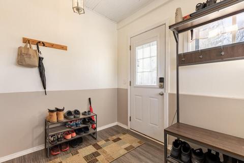 10 Glade St, Worcester, MA 01610 photo 5