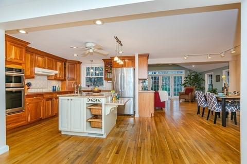 4 Garrett Rd, Reading, MA 01867 photo 5
