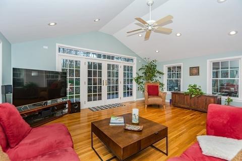4 Garrett Rd, Reading, MA 01867 photo 10