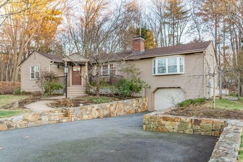 4 Garrett Rd, Reading, MA 01867 photo 2