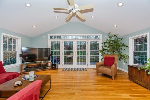4 Garrett Rd, Reading, MA 01867 photo 8