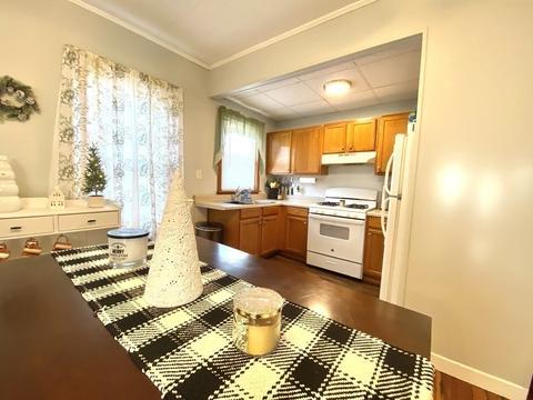 297 Brayton Ave, Fall River, MA 02721 photo 8