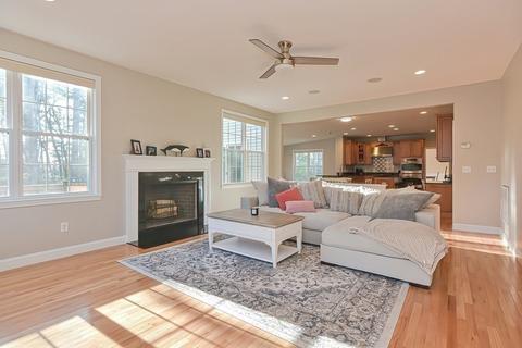 17 Francis Dr, Upton, MA 01568 photo 9