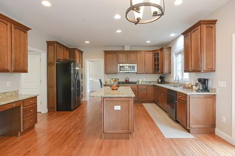 20 Francis Dr, Upton, MA 01568 photo 3
