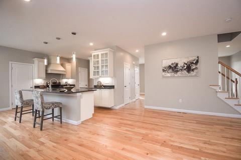 157 Clearbrook Dr, Springfield, MA 01118 photo 20