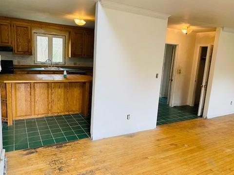 28 Suzanne Dr, Raynham, MA 02767 photo 3