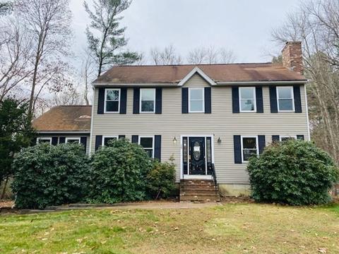 28 Suzanne Dr, Raynham, MA 02767 photo 2
