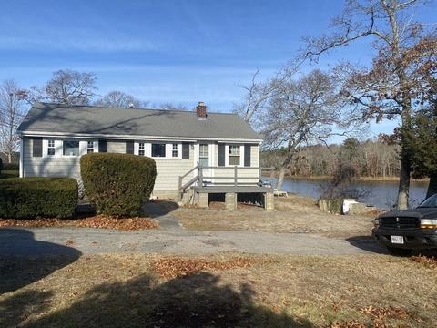 76 Circuit Ave, Wareham, MA 02571 photo 1