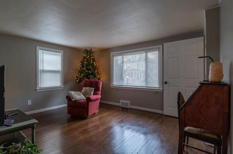 35 Russell St, Springfield, MA 01104 photo 7