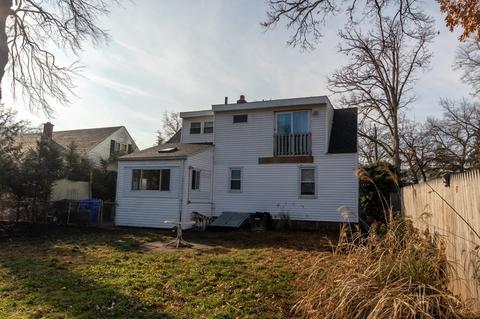 35 Russell St, Springfield, MA 01104 photo 2