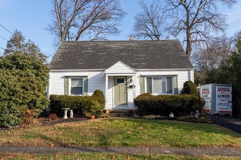 35 Russell St, Springfield, MA 01104 photo 1