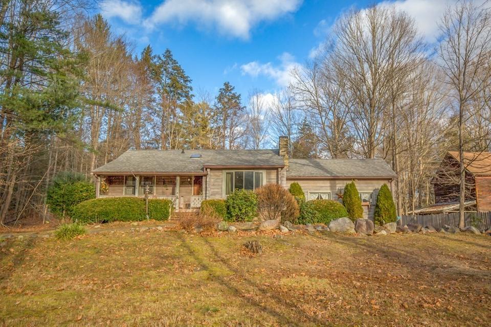 146 Blandford Stage Rd, Russell, MA 01071 36 Photos MLS 72925604