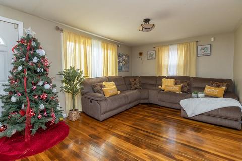 45 Peer St, Springfield, MA 01109 photo 7