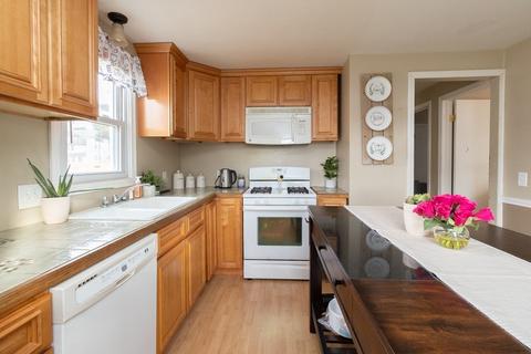 45 Peer St, Springfield, MA 01109 photo 6