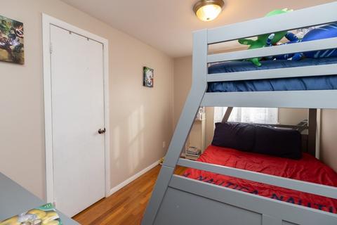 45 Peer St, Springfield, MA 01109 photo 12