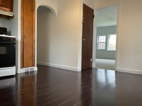 101 Lamont St, Springfield, MA 01119 photo 2