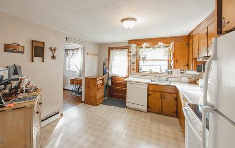 61 Putnam Rd, Reading, MA 01867 photo 3