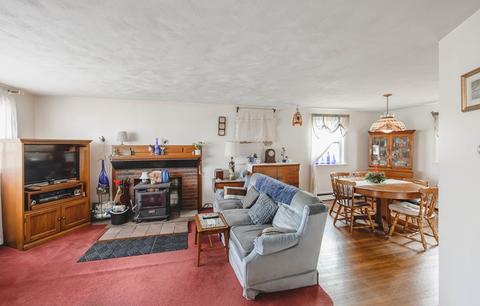 61 Putnam Rd, Reading, MA 01867 photo 5