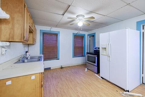 92 Cedar, Springfield, MA 01105 photo 4