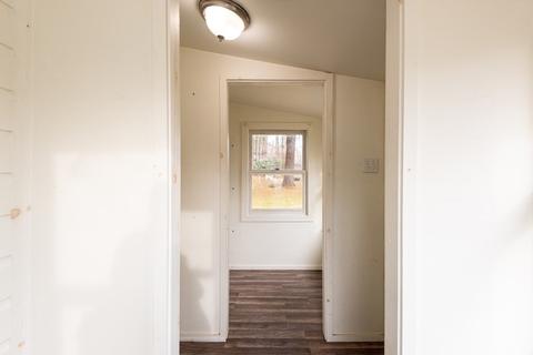 8 Old Jacobs Rd, Georgetown, MA 01833 photo 5